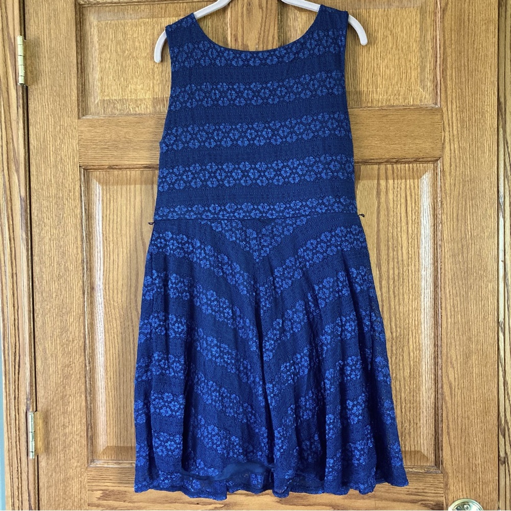 B. Smart Blue Stretch Lace Dress 14